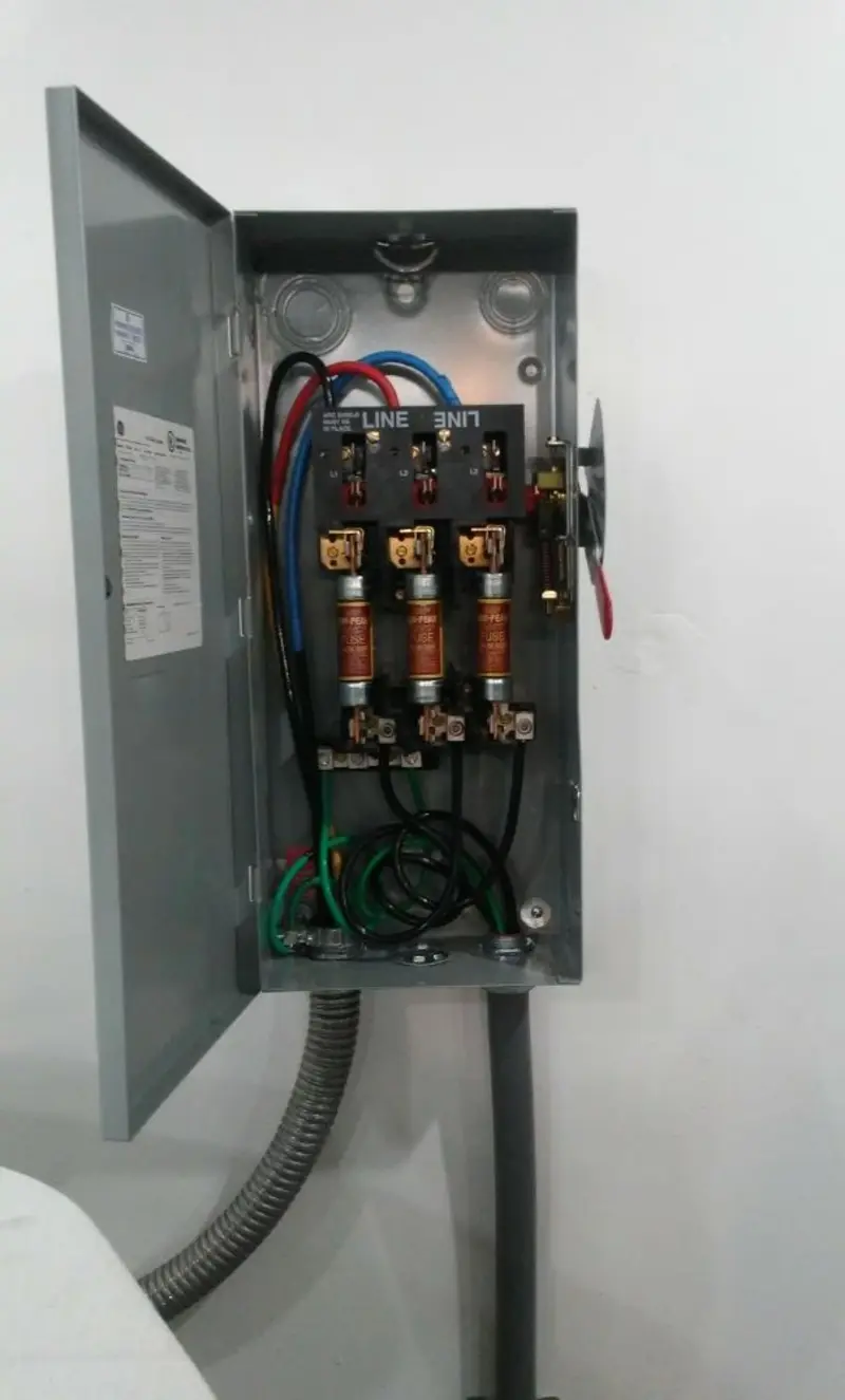 Three-phase disconnect switch installed for Smoke Detector Installation in Holloman AFB